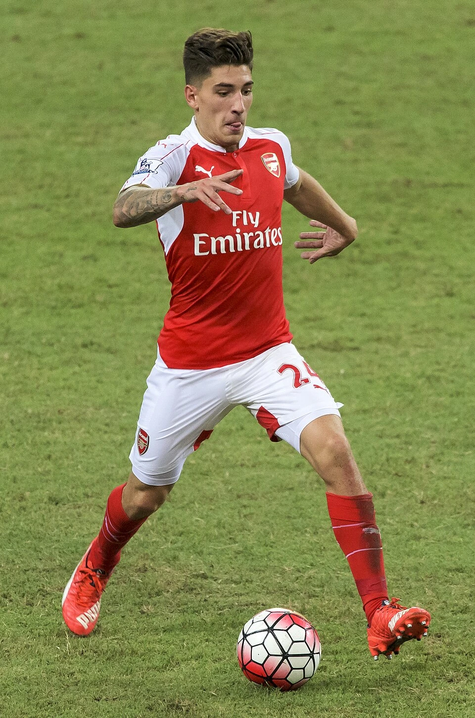 Hector Bellerin Net Worth: Earnings, Range, and Why It Varies