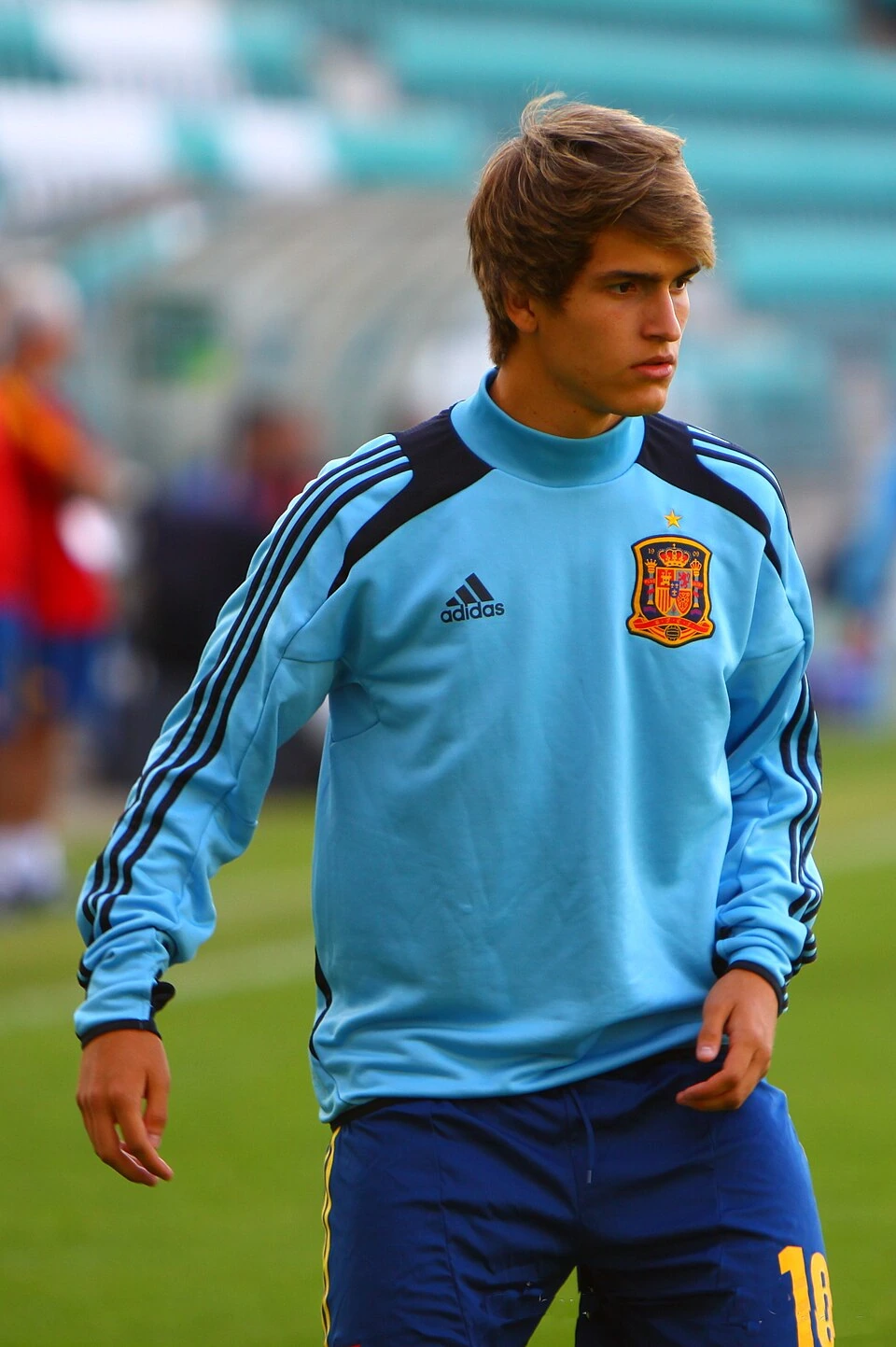 Denis Suárez Fernández in a Spain training top on the pitch